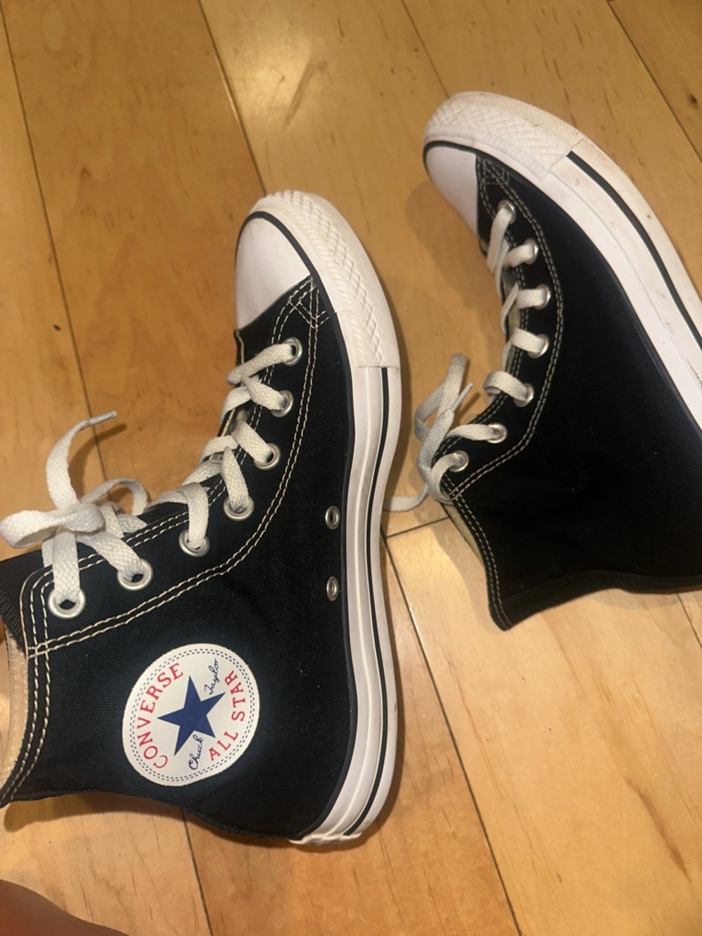 Converse Unisex W8 M6 Black and White High-Top Sneakers with Star Patch